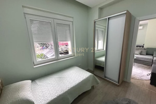 Appartamento in vendita a Tirana 2+1, Arredato