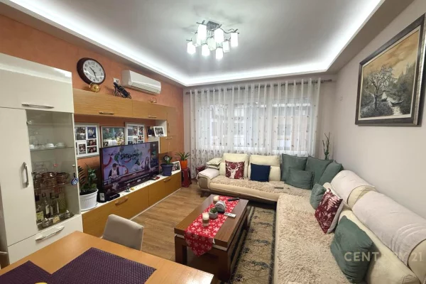 Shtepi ne shitje Apartament ne Tirane, 2+1, Mobilimi E mobiluar, Pagesa 169,500  Euro.