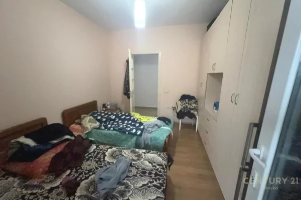 Shtepi ne shitje Apartament ne Tirane, 2+1, Mobilimi E mobiluar, Pagesa 169,500  Euro.