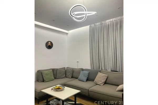 Shtepi me qera 2+1 ne Tirane - 750 Euro