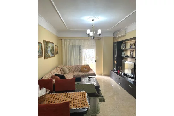 Shtepi me qera 2+1 ne Tirane - 650 Euro