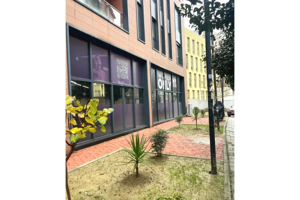 Ambient biznesi me qera 3+1 ne Tirane - 3,000 Euro