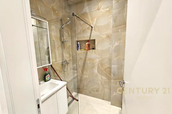 Shtepi me qera Apartament ne Tirane, 2+1, Mobilimi E mobiluar, Pagesa 650  Euro.