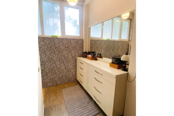 Shtepi ne shitje Apartament ne Tirane, 2+1, Mobilimi E mobiluar, Pagesa 258,000  Euro.