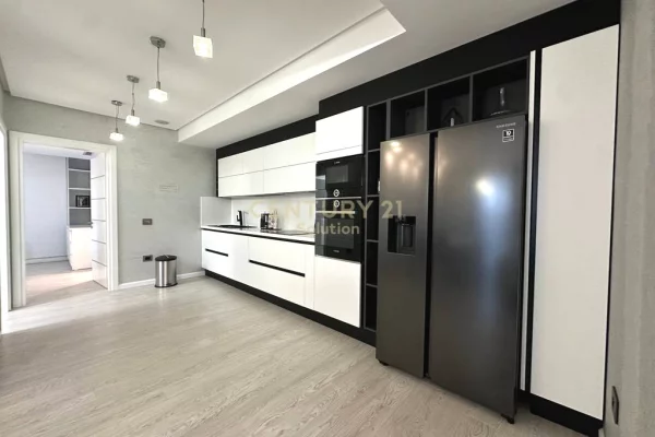 Shtepi ne shitje Apartament ne Tirane, 3+1, Mobilimi E mobiluar, Pagesa 258,000  Euro.