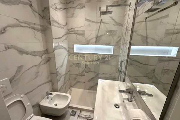 Shtepi ne shitje Apartament ne Tirane, 3+1, Mobilimi E mobiluar, Pagesa 258,000  Euro.