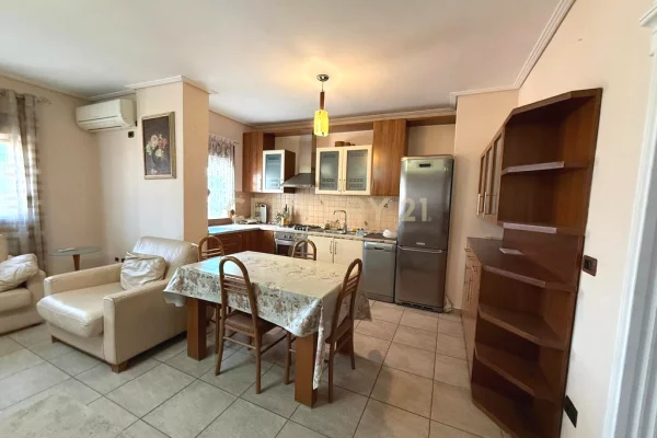 Shtepi me qera Apartament ne Tirane, 2+1, Mobilimi E mobiluar, Pagesa 700  Euro.