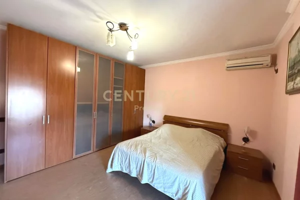 Shtepi me qera Apartament ne Tirane, 2+1, Mobilimi E mobiluar, Pagesa 700  Euro.