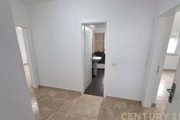 Shtepi ne shitje Apartament ne Tirane, 1+1, Mobilimi Bosh, pa mobiluar, Pagesa 129,000  Euro.