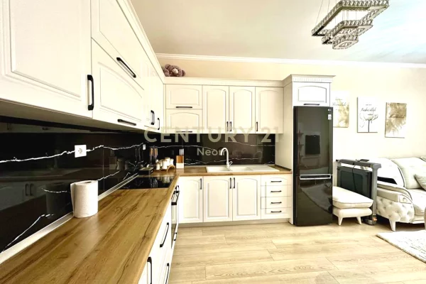 Shtepi ne shitje Apartament ne Tirane, 2+1, Mobilimi E mobiluar, Pagesa 125,000  Euro.