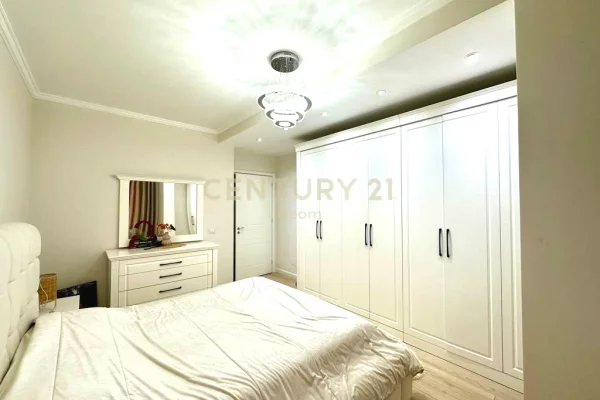 Shtepi ne shitje Apartament ne Tirane, 2+1, Mobilimi E mobiluar, Pagesa 125,000  Euro.