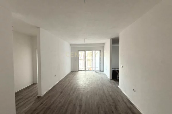 Shtepi ne shitje Apartament ne Tirane, 2+1, Mobilimi Bosh, pa mobiluar, Pagesa 269,000  Euro.