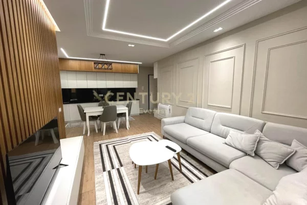 Shtepi me qera 2+1 ne Tirane - 1,400 Euro