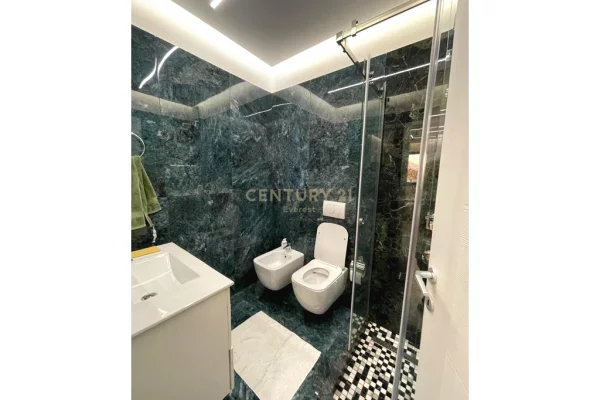 Shtepi me qera Apartament ne Tirane, 2+1, Mobilimi E mobiluar, Pagesa 1,400  Euro.