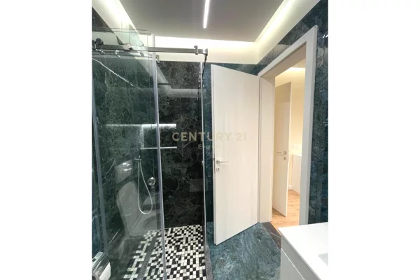 Shtepi me qera Apartament ne Tirane, 2+1, Mobilimi E mobiluar, Pagesa 1,400  Euro.