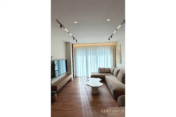 Shtepi me qera 2+1 ne Tirane - 1,900 Euro