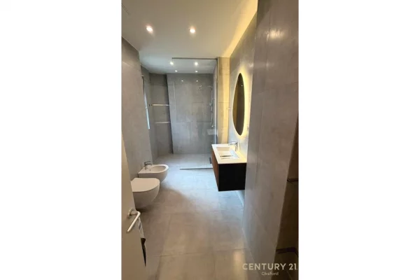 Shtepi me qera Apartament ne Tirane, 2+1, Mobilimi E mobiluar, Pagesa 1,900  Euro.