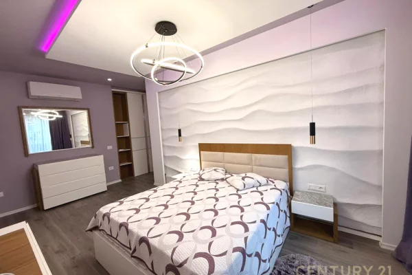 Shtepi me qera Apartament ne Tirane, 2+1, Mobilimi E mobiluar, Pagesa 1,700  Euro.