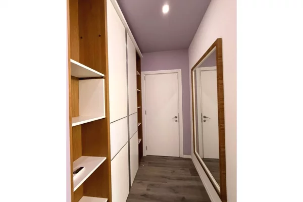 Shtepi me qera Apartament ne Tirane, 2+1, Mobilimi E mobiluar, Pagesa 1,700  Euro.