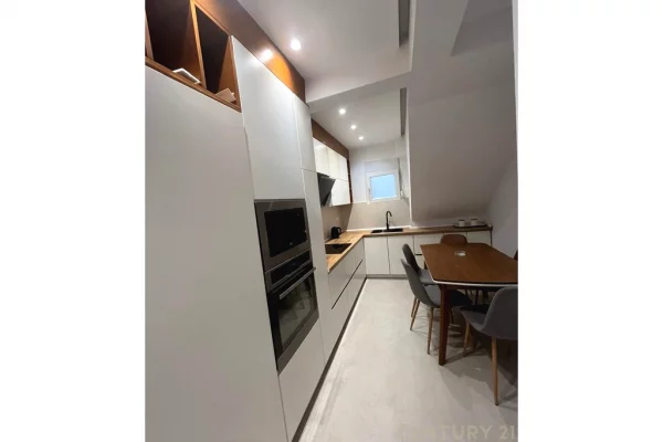 Shtepi me qera Apartament ne Tirane, 2+1, Mobilimi E mobiluar, Pagesa 650  Euro.