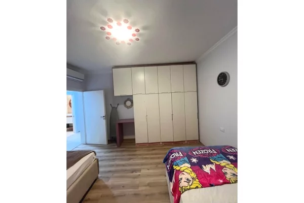 Shtepi me qera Apartament ne Tirane, 2+1, Mobilimi E mobiluar, Pagesa 650  Euro.