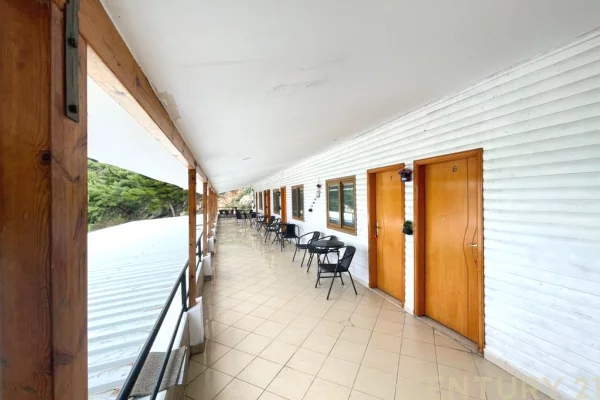 Ambient biznesi me qera 5+1 ne Vlore - 3,750 Euro