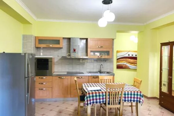 Shtepi me qera Apartament ne Tirane, 1+1, Mobilimi E mobiluar, Pagesa 680  Euro.