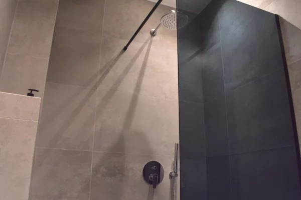 Shtepi ne shitje Apartament ne Tirane, 1+1, Mobilimi E mobiluar, Pagesa 280,000  Euro.