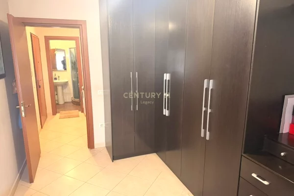 Shtepi ne shitje Apartament ne Tirane, 2+1, Mobilimi E mobiluar, Pagesa 123,000  Euro.