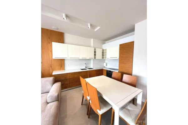 Shtepi ne shitje Apartament ne Tirane, 2+1, Mobilimi E mobiluar, Pagesa 365,000  Euro.