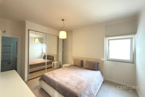 Shtepi ne shitje Apartament ne Tirane, 2+1, Mobilimi E mobiluar, Pagesa 365,000  Euro.