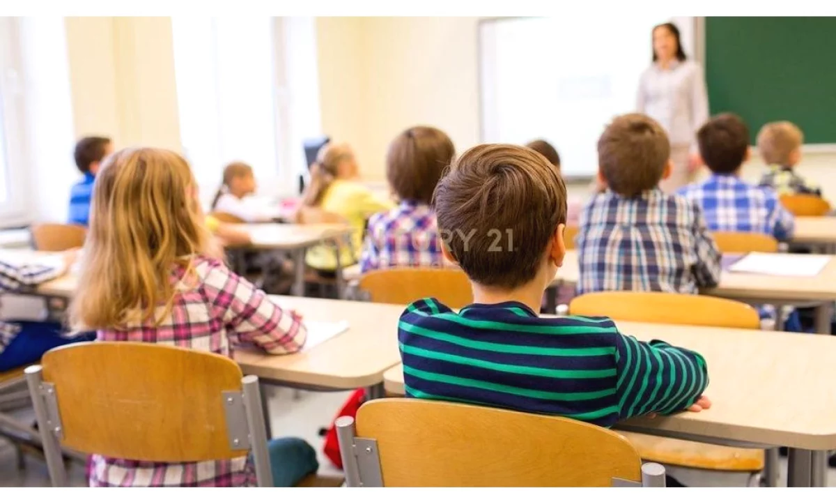 SHITET PRONE+BIZNES, SHKOLLE JO PUBLIKE NE TIRANE