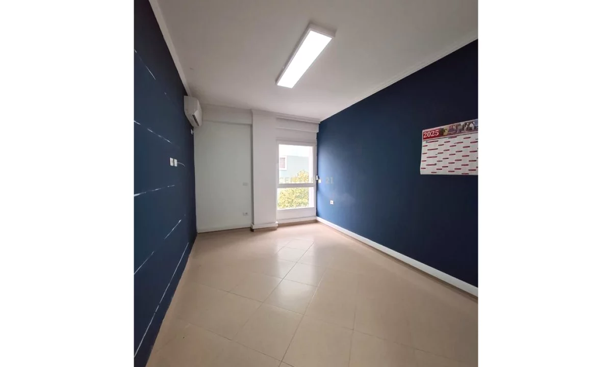 Apartament 2+1 me qera per zyra - Perballe Parlamentit