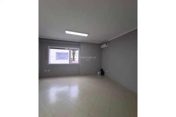 Apartament 2+1 me qera per zyra - Perballe Parlamentit