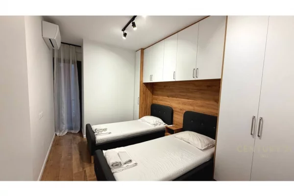 Shtepi ne shitje Apartament ne Tirane, 2+1, Mobilimi E mobiluar, Pagesa 242,000  Euro.
