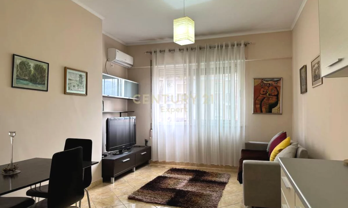 Shtepi me qera Apartament ne Tirane, 1+1, Mobilimi E mobiluar, Pagesa 550  Euro.