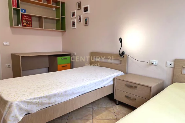 Shtepi me qera Apartament ne Tirane, 1+1, Mobilimi E mobiluar, Pagesa 550  Euro.