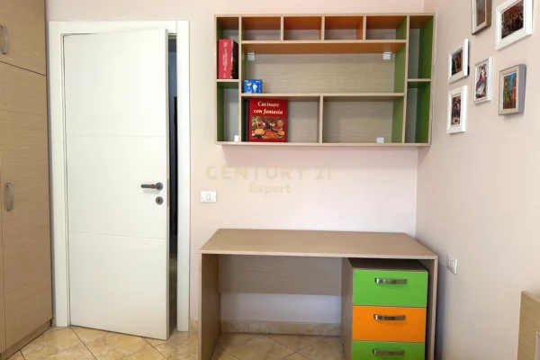 Shtepi me qera Apartament ne Tirane, 1+1, Mobilimi E mobiluar, Pagesa 550  Euro.