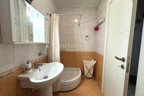 Shtepi me qera Apartament ne Tirane, 1+1, Mobilimi E mobiluar, Pagesa 550  Euro.