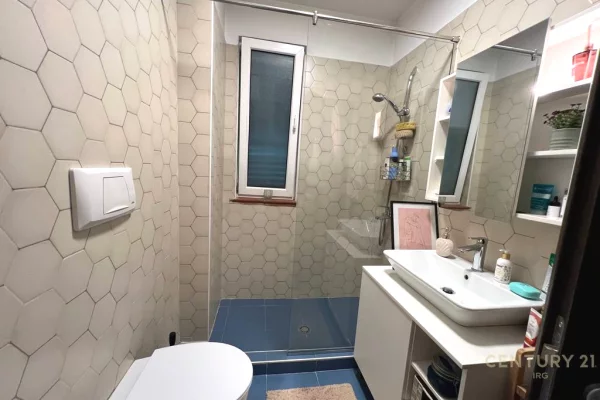 Shtepi me qera Apartament ne Tirane, 1+1, Mobilimi E mobiluar, Pagesa 700  Euro.