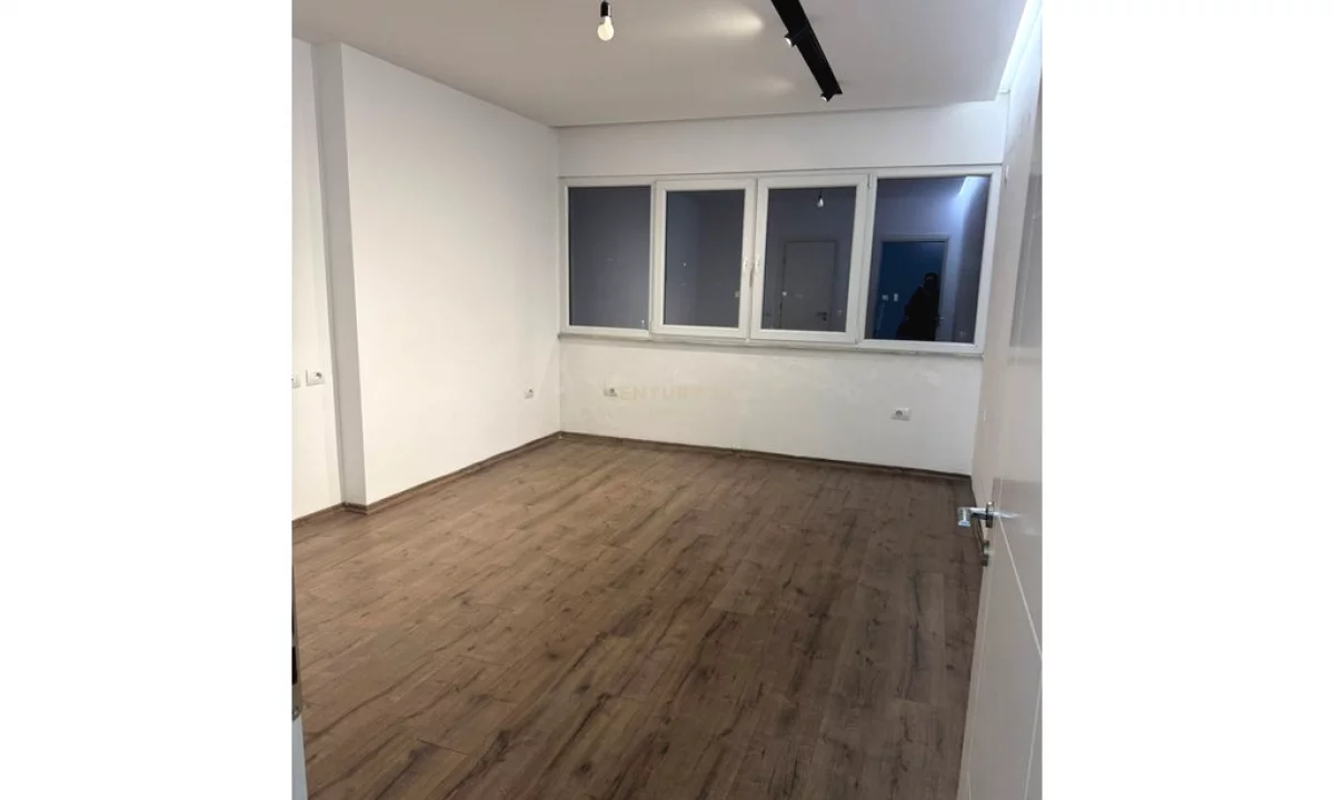 Apartament 2+1+2 me Qira ne Astir ,prane Santana Lounge