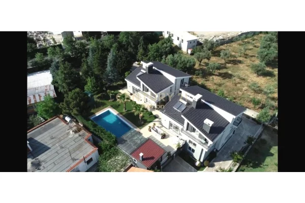 Shtepi me qera 7+1 ne Tirane - 10,000 Euro