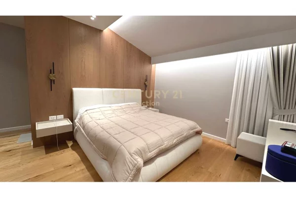 Shtepi me qera Apartament ne Tirane, 7+1, Mobilimi E mobiluar, Pagesa 10,000  Euro.