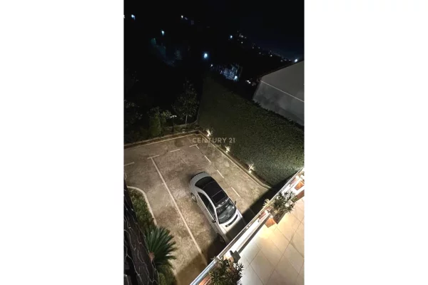 Shtepi me qera Apartament ne Tirane, 7+1, Mobilimi E mobiluar, Pagesa 10,000  Euro.