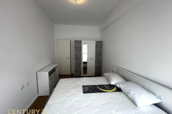 Shtepi ne shitje Apartament ne Tirane, 1+1, Mobilimi E mobiluar, Pagesa 115,000  Euro.