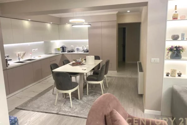 Shtepi me qera 3+1 ne Tirane - 1,600 Euro