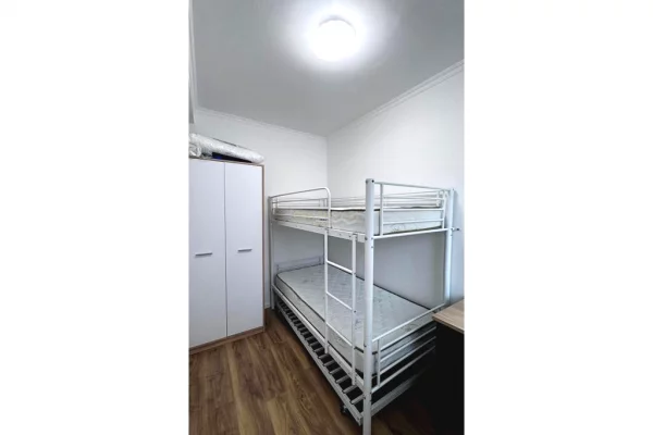 Shtepi ne shitje Apartament ne Tirane, 2+1, Mobilimi E mobiluar, Pagesa 139,000  Euro.