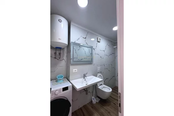 Shtepi ne shitje Apartament ne Tirane, 2+1, Mobilimi E mobiluar, Pagesa 139,000  Euro.