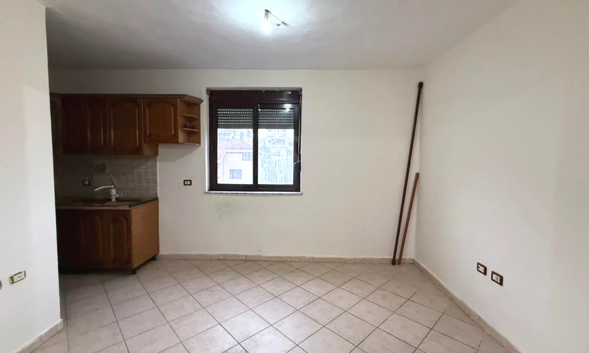 Apartment for sale in Tirana 2+1, Emty