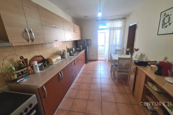 Apartment for sale in Tirana 4+1, Furnished